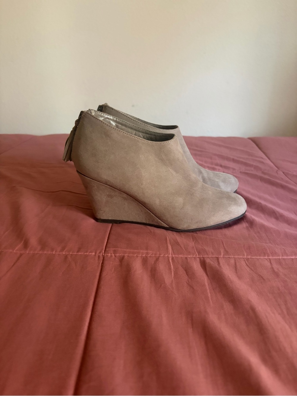 Source Unknown Taupe Suede Tassel Wedge Ankle Boots